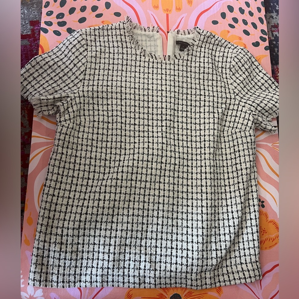 Ann Taylor lined knit plaid Top blouse—office professional size Medium (M)